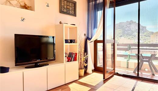 Pratico monolocale con terrazza vista mare